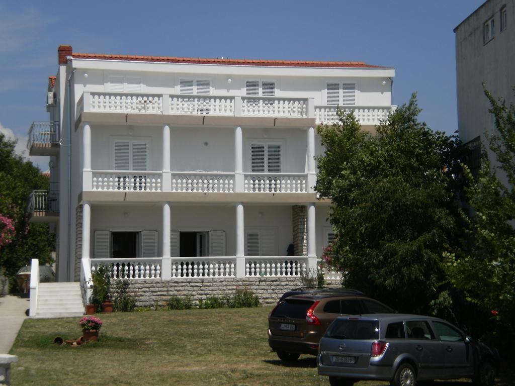 Apartment And Rooms Villa Kolonada Vodice Exterior foto